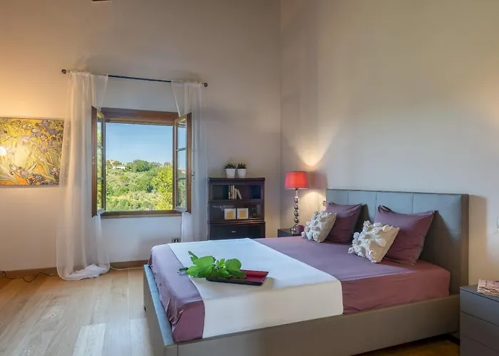 Vila La Nell'isola 12, Emma