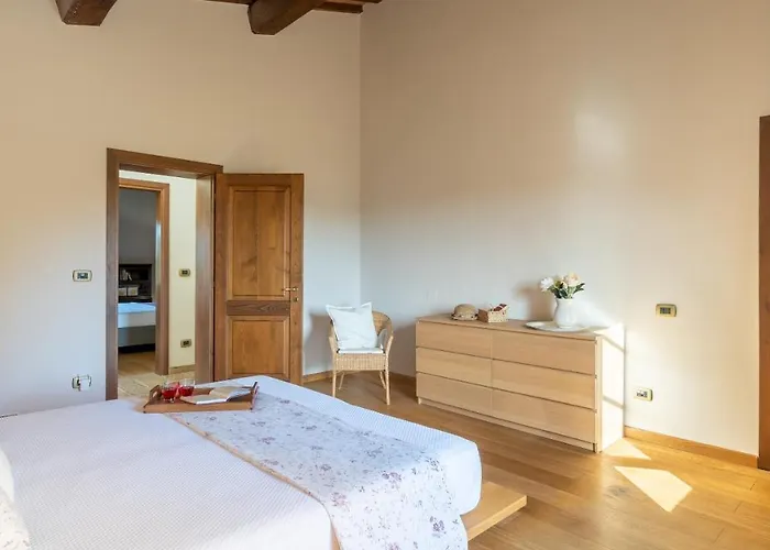 Vila La Nell'isola 12, Emma *