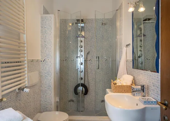 Vila La Nell'isola 12, Emma *