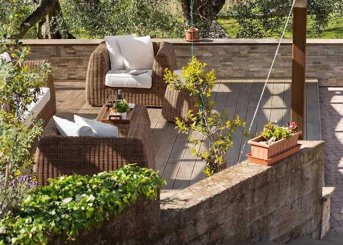 La Nell'isola 12, Emma Casciana Terme